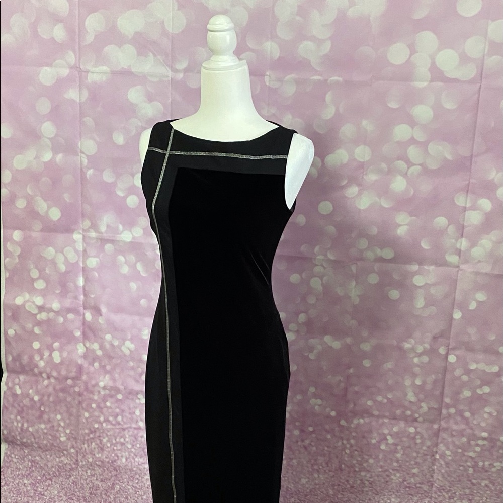 Laundry Shelli Segal velvet T panel dress - Picture 10 of 16